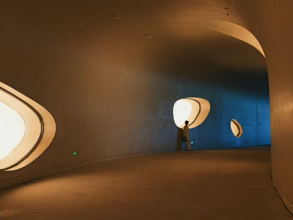 Warm interior with an arched space
